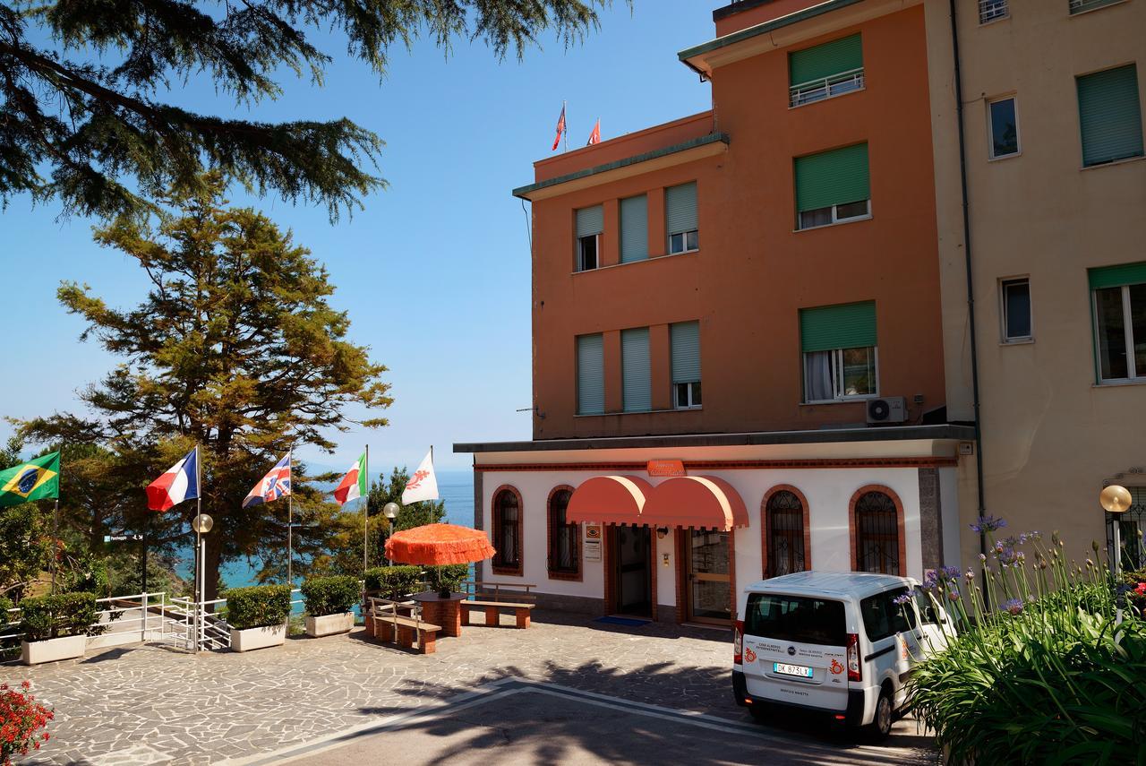 Отель Casa Fatebenefratelli Варацце Экстерьер фото